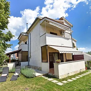Irena Arvaj Apartment Poreč