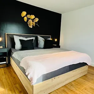 Shadow Sleep Apartment